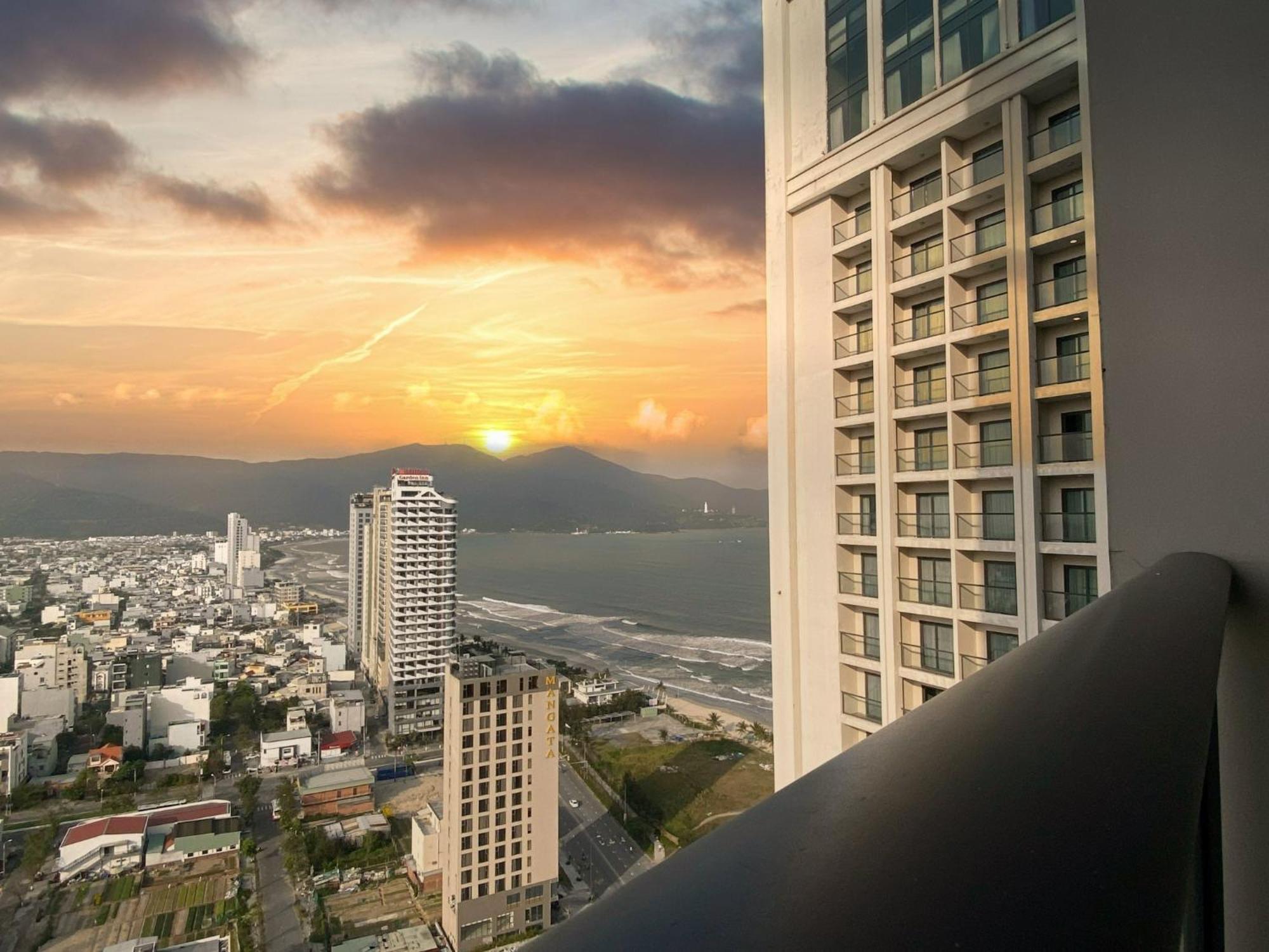 Luxury Apartment - Rooftop Swimming Pool - Beach Front - Hinata Apartment Da Nang Eksteriør billede