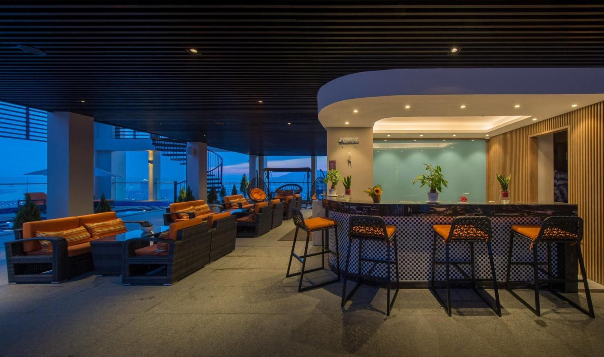 Luxury Apartment - Rooftop Swimming Pool - Beach Front - Hinata Apartment Da Nang Eksteriør billede